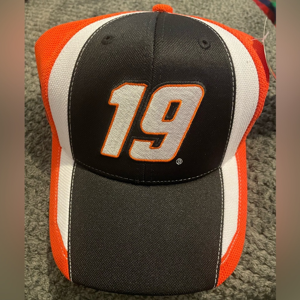NWT Martin Truex Jr Joe Gibbs Racing Team Collection Bass Pro Performance